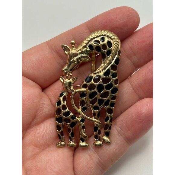 Vintage Gold Tone Black Brown Enamel Best Mother Giraffe Baby Calf Brooch Pin - Picture 6 of 13